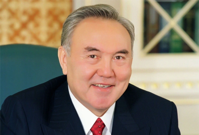 Третья супруга президента Казахстана и их дети – ФОТО