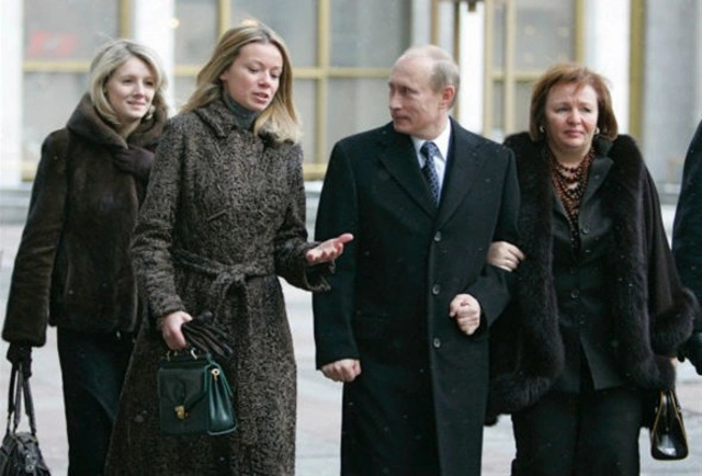 Дочь Путина депортируют из Европы