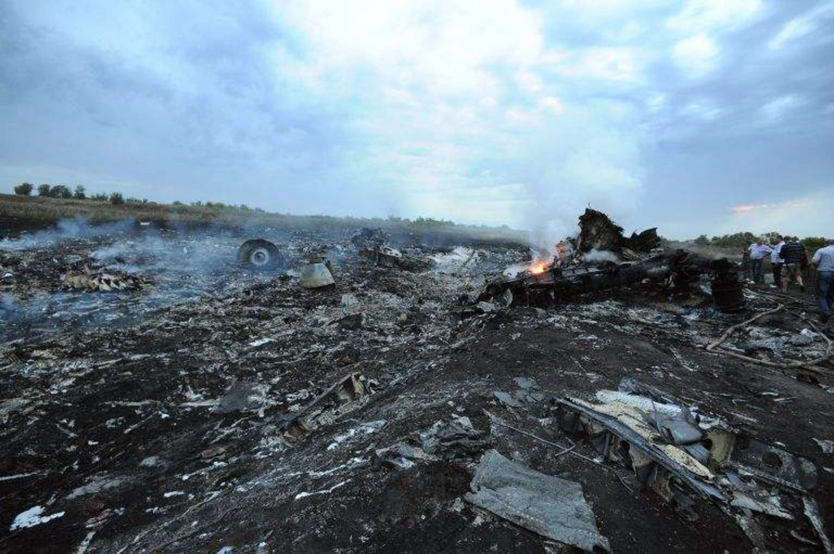 İnternetdə Ukrayna üzərində vurulmuş “Boeing”in videosu yayılıb – VİDEO