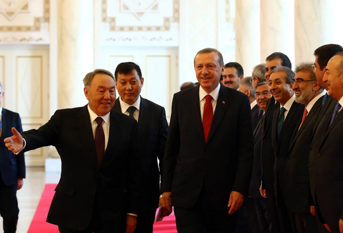 Nazarbayev Türkiyəni “Putinin birliyi”nə dəvət edir
