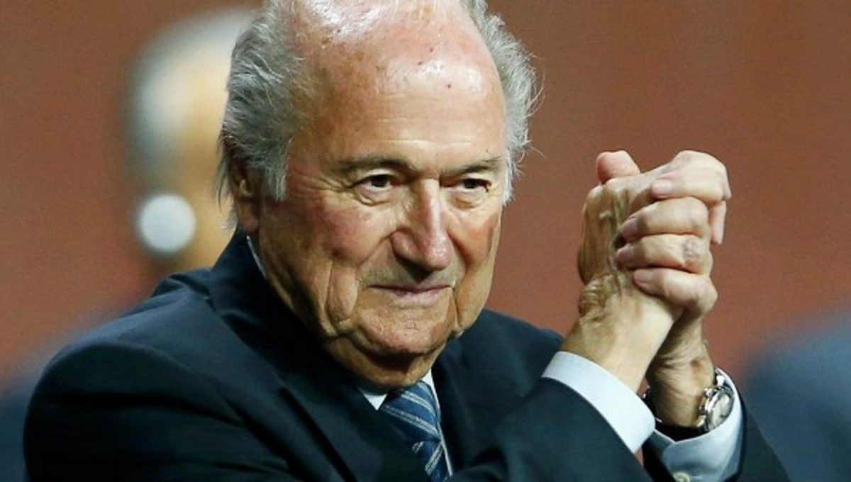 Blatter vəzifəsindən istefa verir