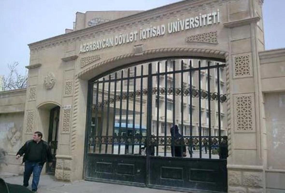 İqtisad Universitetində yaşlı dosentlər işdən çıxarılacaq