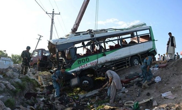 Əfqanıstanda avtobuslar partladıldı: 27 ölü