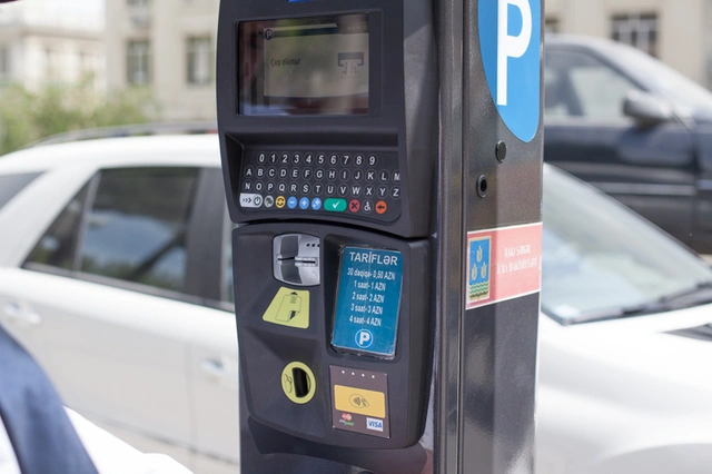 В Баку установлен незаконный паркомат – ВИДЕО