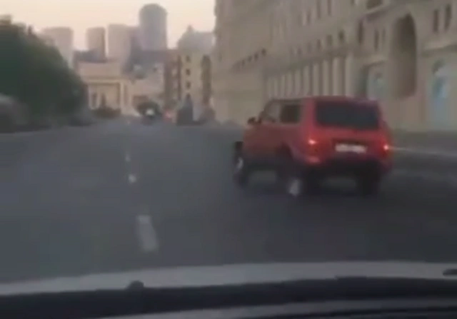 Автохулиган на «Ниве» в центре Баку – ВИДЕО