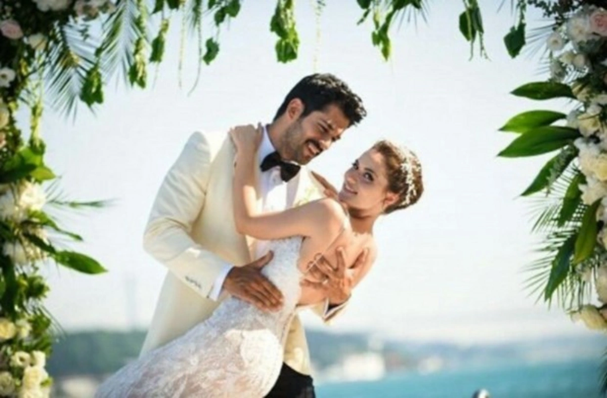 Burak Özçivit və Fahriye Evcen evləndi – FOTO