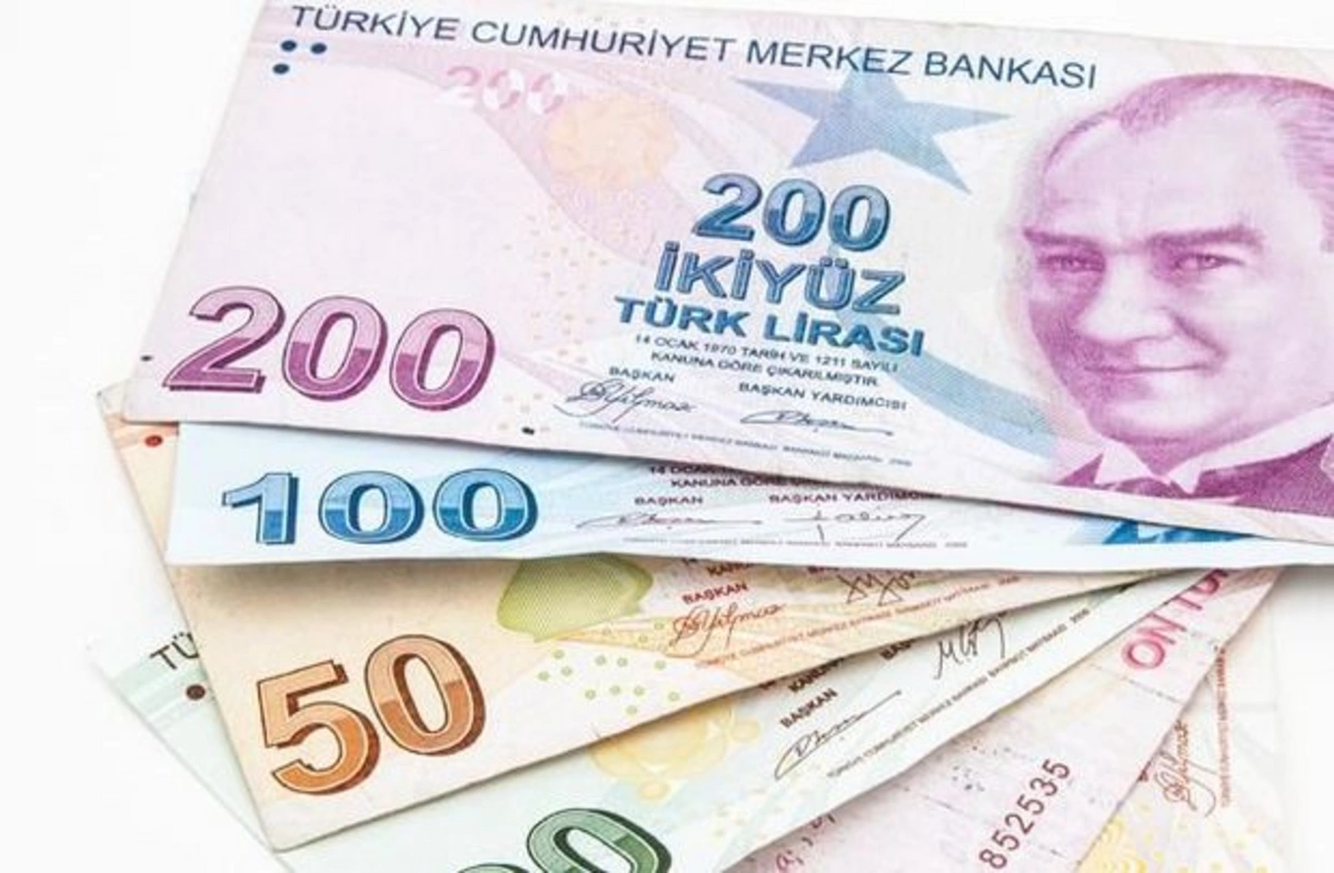 Türkiyədə dollar “əl yandırır”