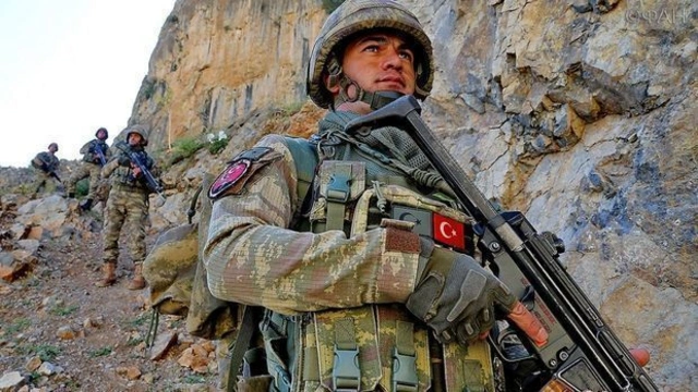 Атака ПКК:  погиб один, ранены трое военных Турции