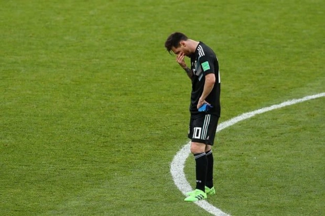 Messi penaltini vura bilmədi, Argentina bir xal qazandı - VİDEO