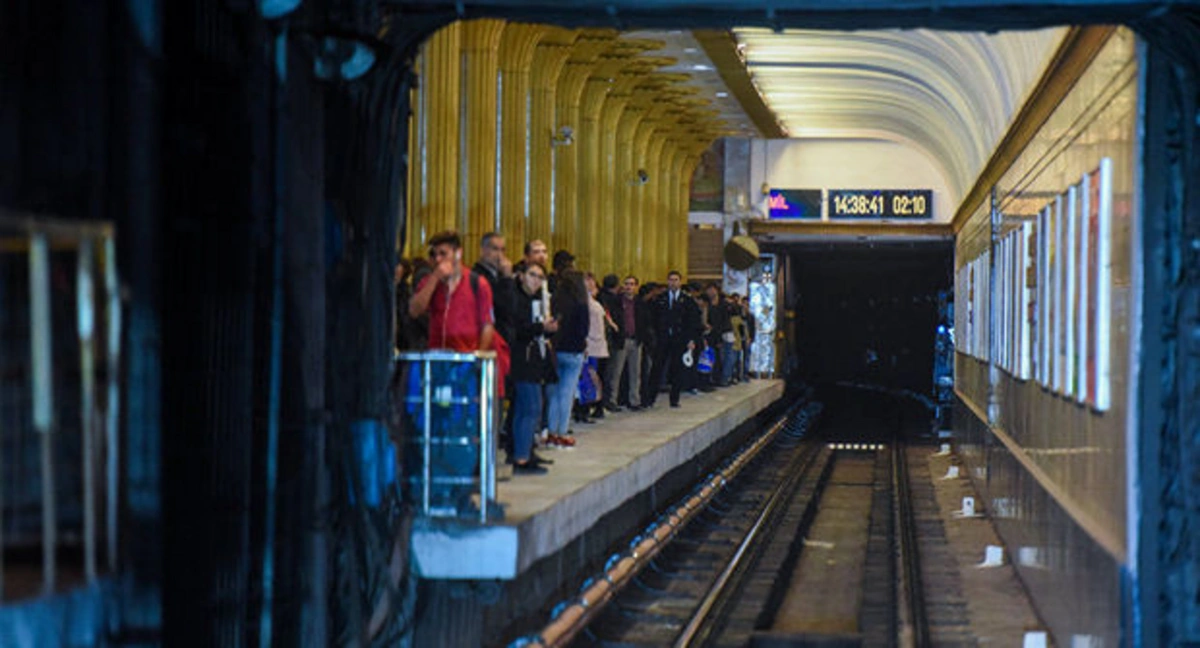 Ночью из бакинского метро эвакуировали более ста человек