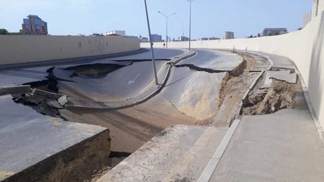 Bakıda çökmüş yolun altında tunel aşkarlanıb - FOTO + YENİLƏNİB