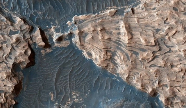 На Марсе обнаружено озеро - ФОТО
