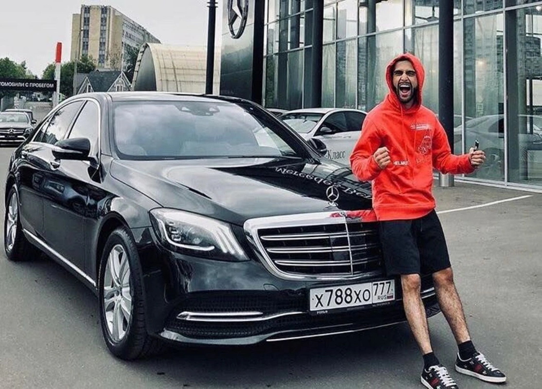 Азербайджанский блогер купил Maybach