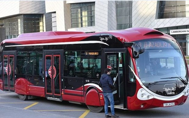 В Азербайджане подорожал проезд в автобусах и метро