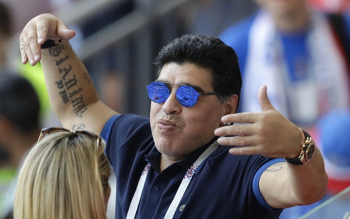 Maradona eyni zamanda iki klubda işləyəcək