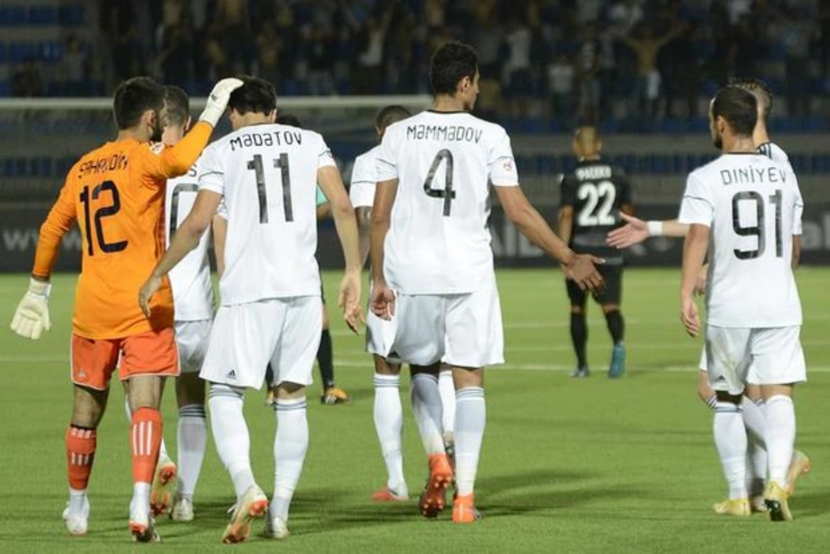 “Qarabağ” “Neftçi”yə liderlikdə şərik oldu