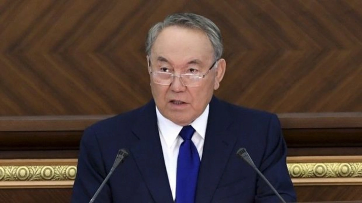 Nazarbayev əməkhaqlarını artırdı