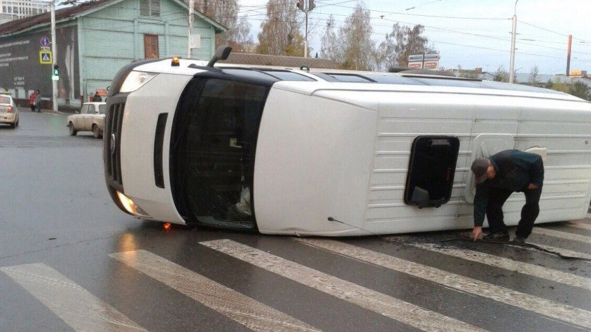 Перевернулся автобус с гражданами Азербайджана - ФОТО/ОБНОВЛЕНО