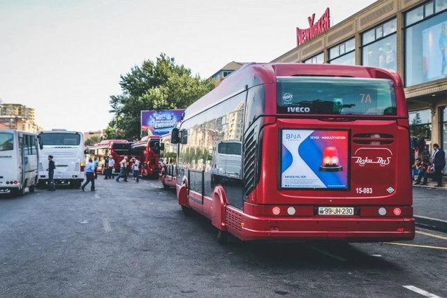 Bakıda avtobus sürücüsü ilə sərnişin arasında dava - VİDEO