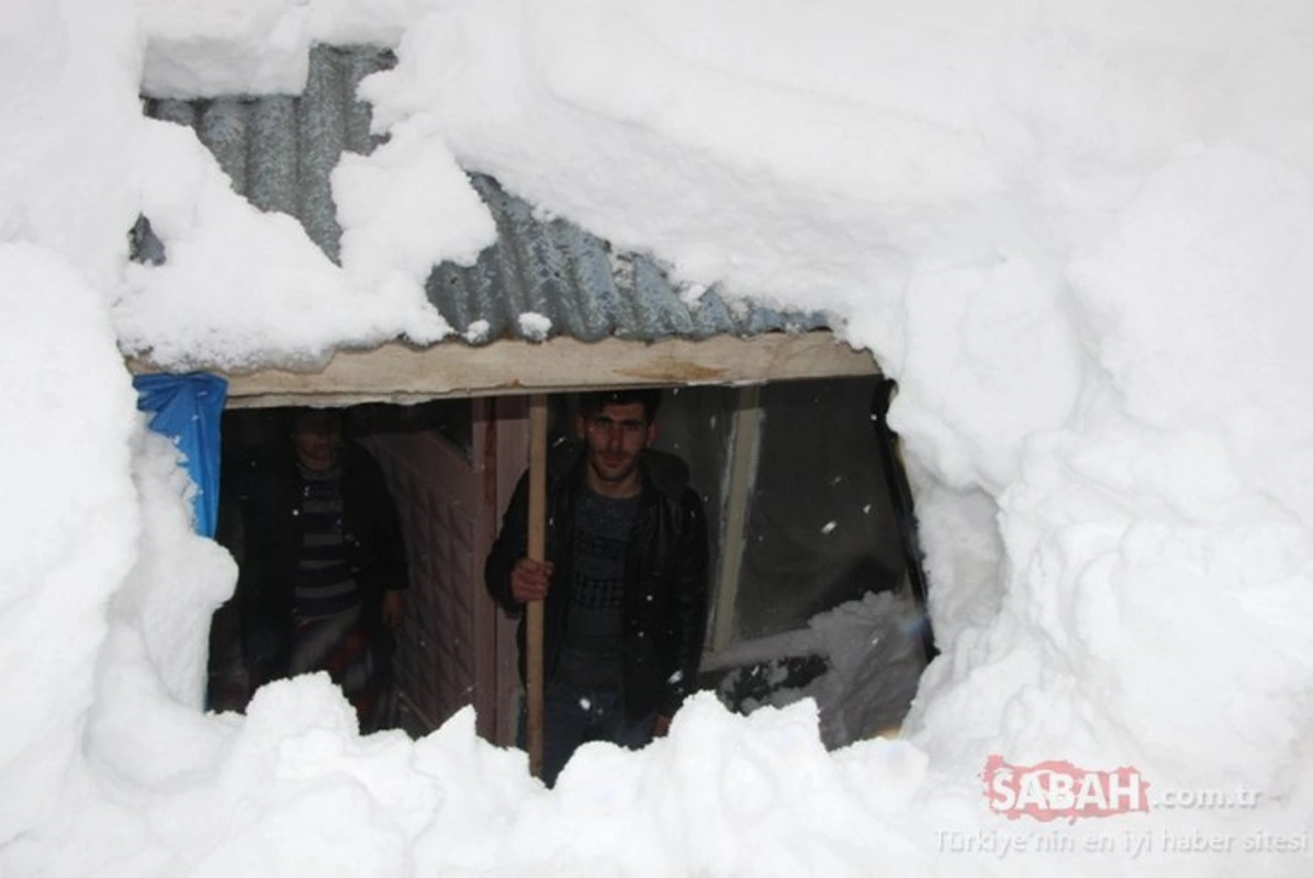 Qar Türkiyəni əsir aldı: 48 kəndlə əlaqə kəsildi - FOTO