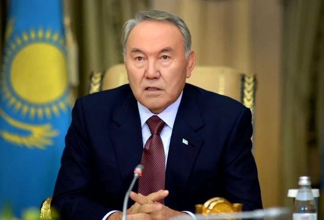 Nazarbayev nazirlərin yerli istehsal olan kostyum geyinməsini istəyir