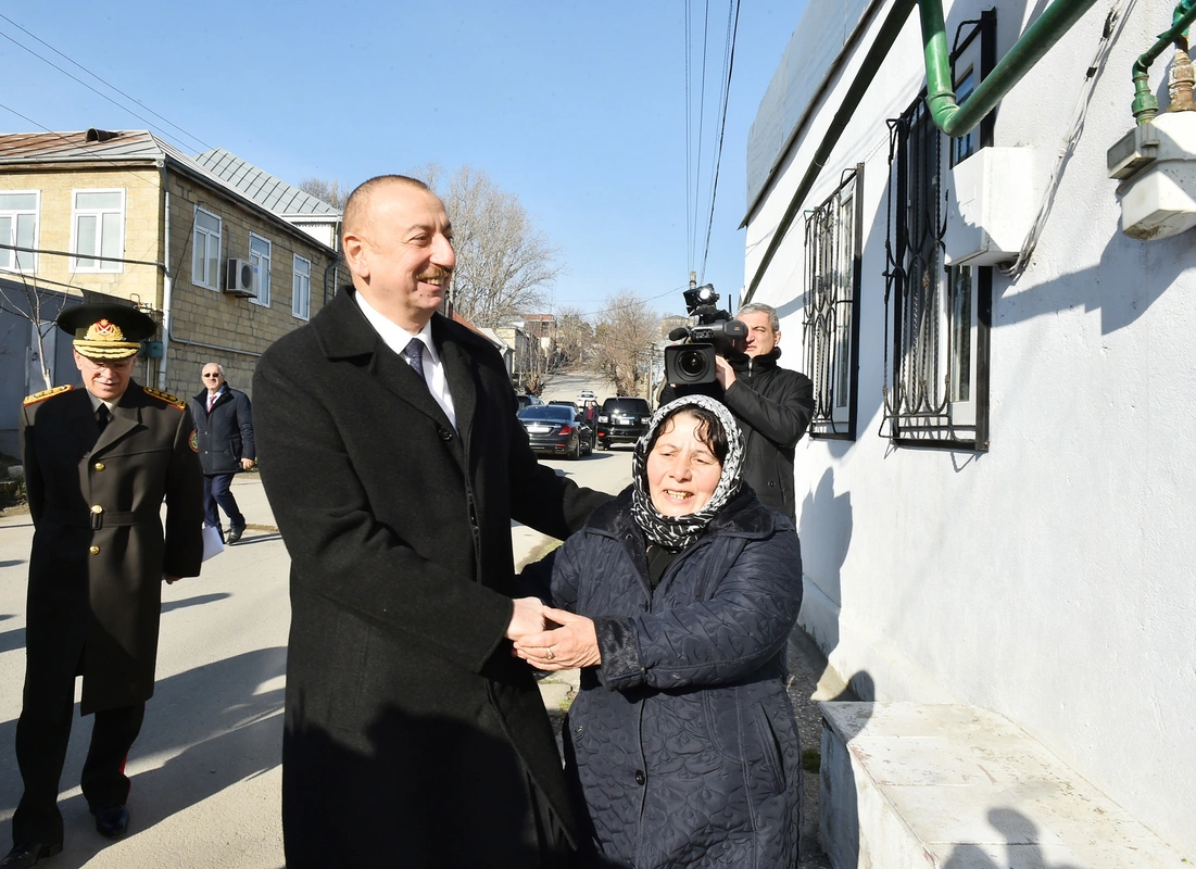 İlham Əliyev zəlzələnin baş verdiyi Şamaxıda - FOTO