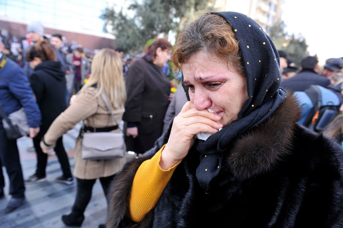 Azərbaycan xalqı Xocalı qurbanlarının xatirəsini anır - FOTOREPORTAJ