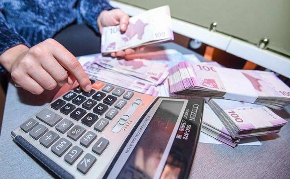 Beynəlxalq iqtisadçılar prezidentin problemli kreditlər barədə fərmanını şərh edir