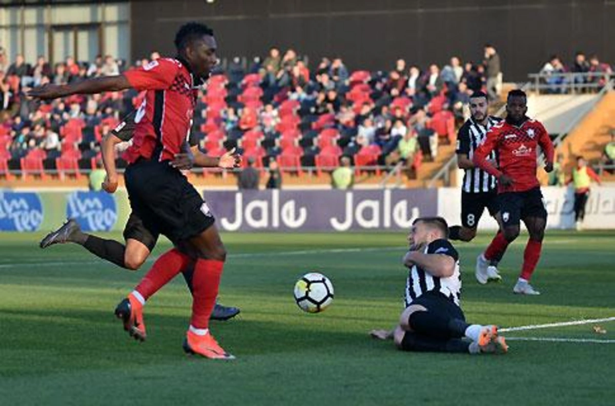 “Qarabağ”dan qələbə, “Neftçi” xal itirdi - Üçüncü dövrə bitdi