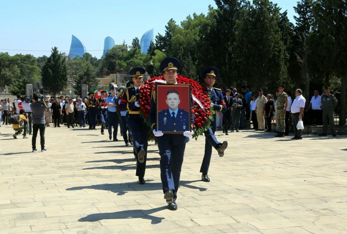 Hərbi pilot Rəşad Atakişiyev dəfn edildi - FOTO/VİDEO