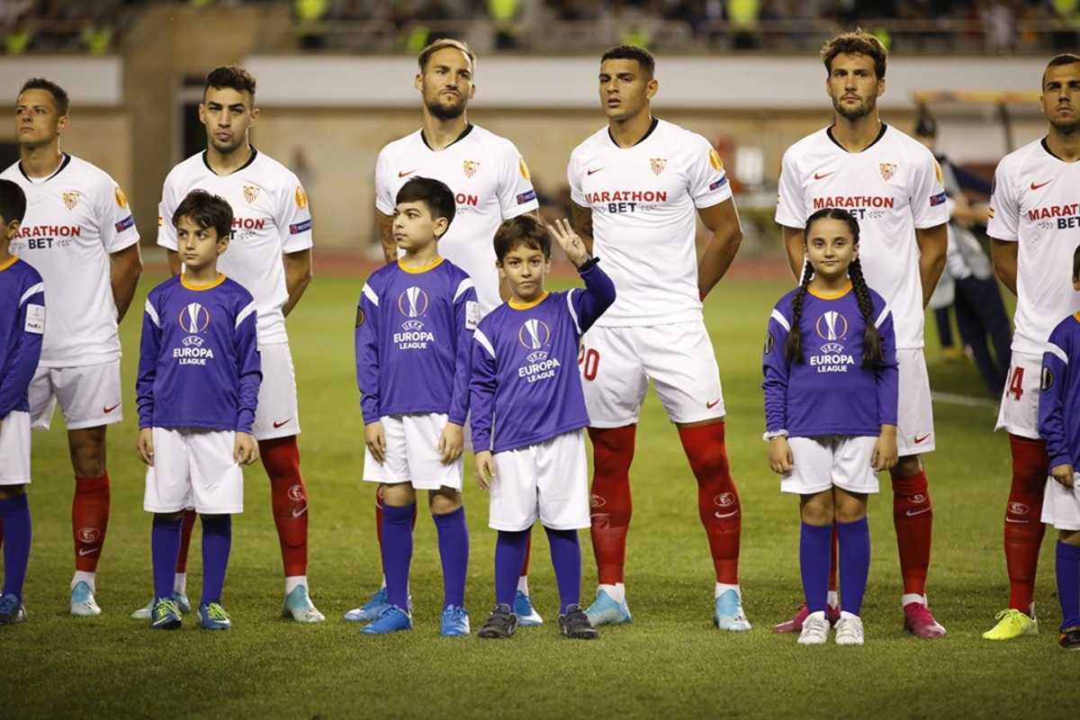 “Qarabağ” - “Sevilya” matçındakı uşaq müzakirələrə səbəb oldu - FOTO/VİDEO