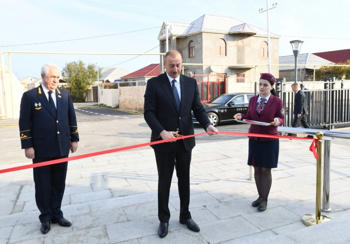 İlham Əliyev Pirşağı dəmir yolu stansiyasının açılışında - YENİLƏNİB + FOTO