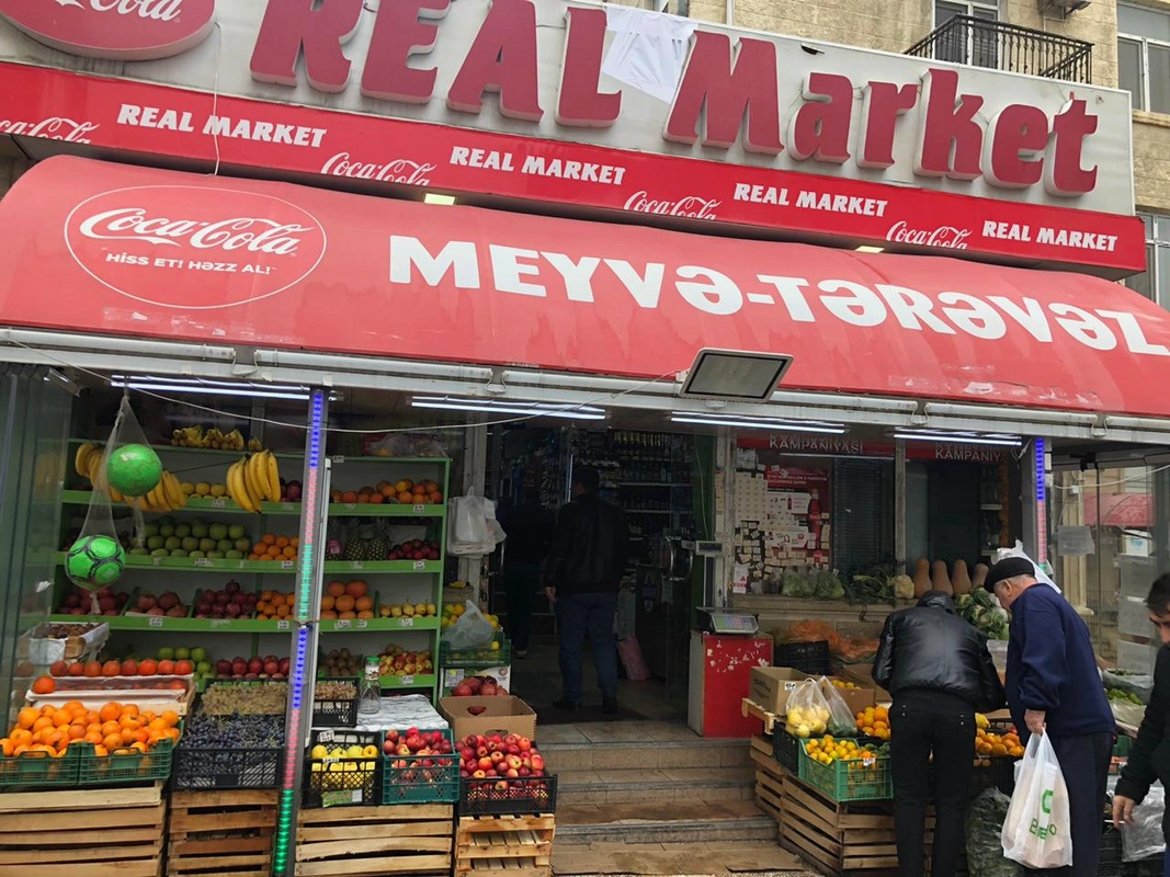 Bakıda istifadə müddəti ötmüş məhsullar satan market aşkarlandı