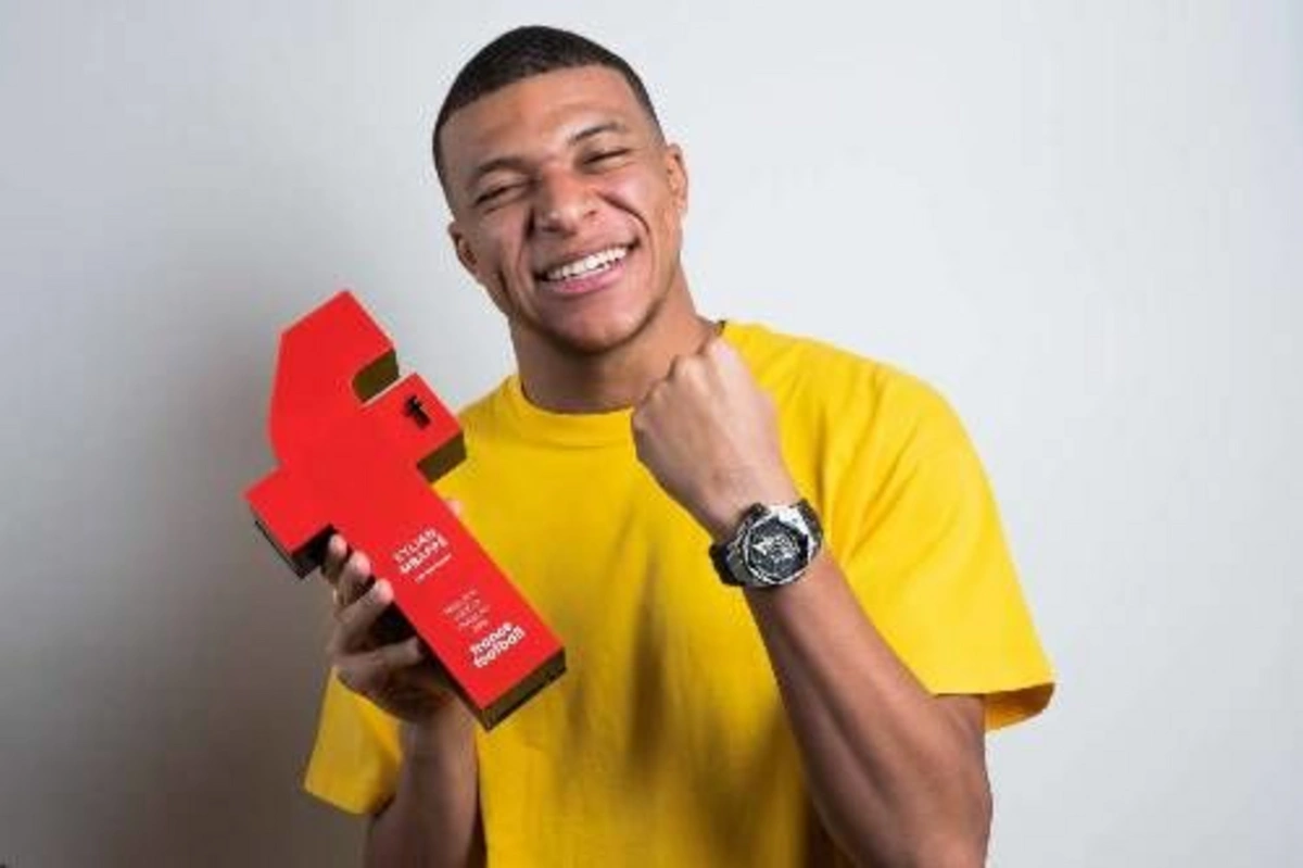 Mbappe Fransada 2019-cu ilin ən yaxşı futbolçusu seçildi - FOTO