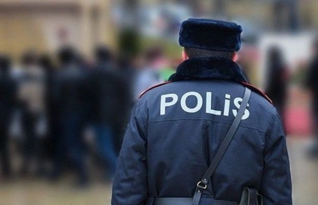 В Азербайджане полицейский предпринял попытку самосожжения