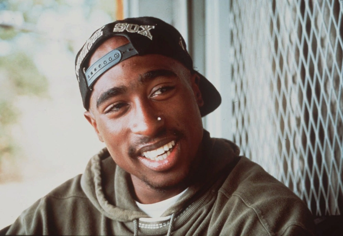 Автомобиль, в котором погиб рэпер 2Pac, выставили на продажу - ФОТО