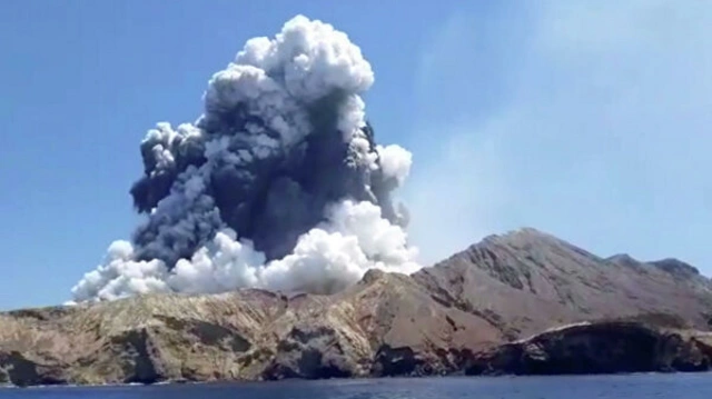 Vulkan püskürməsi 18 nəfərin həyatına son qoydu