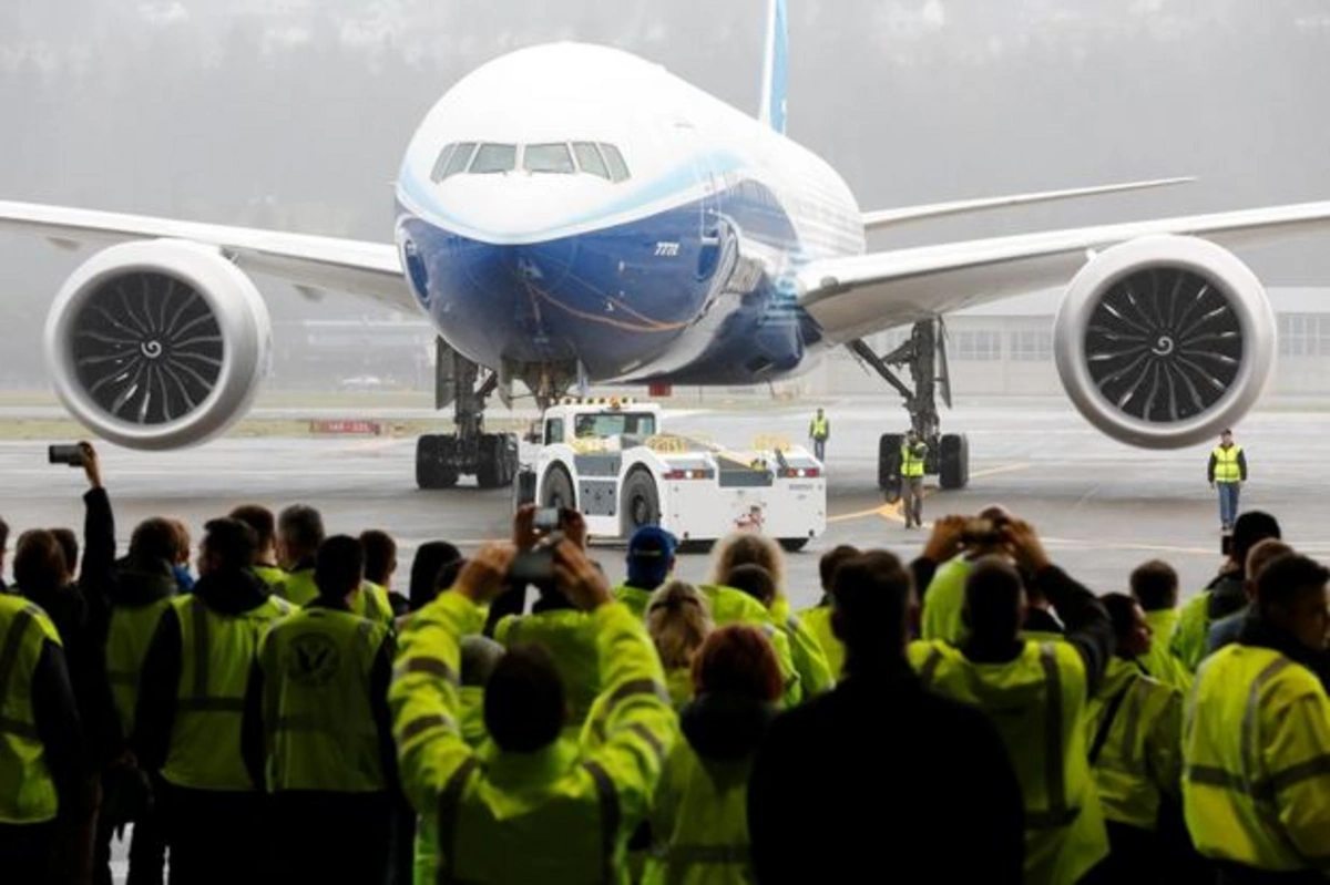 Новый Boeing 777X совершил первый полет - ВИДЕО