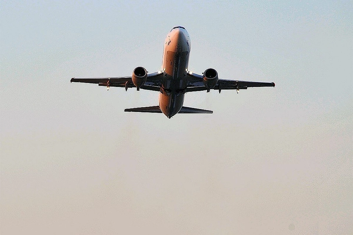 Rusiyada daha bir təyyarə təcili eniş etdi