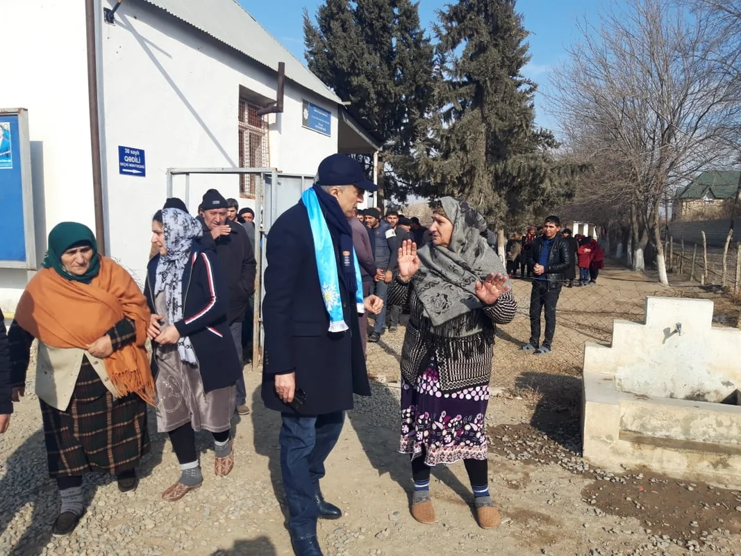 Nizami Səfərov seçiciləri ilə görüşlər keçirir - FOTO