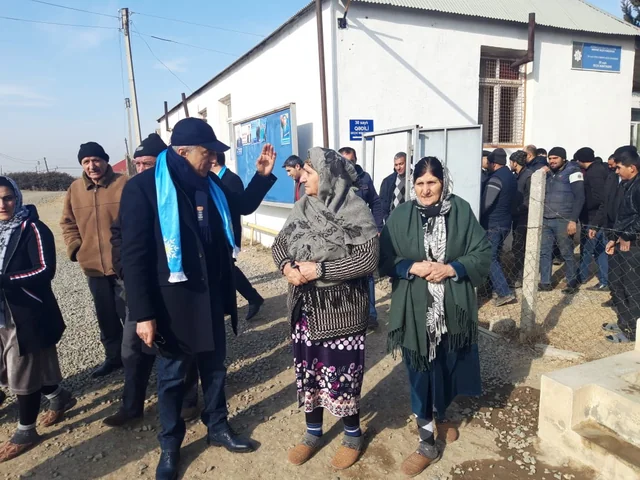 Nizami Səfərov seçiciləri ilə görüşlər keçirir - FOTO