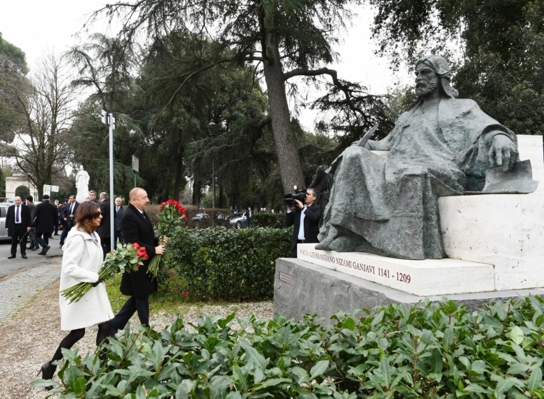 İlham Əliyev və Mehriban Əliyeva Romada Nizami Gəncəvinin abidəsini ziyarət etdi - FOTO