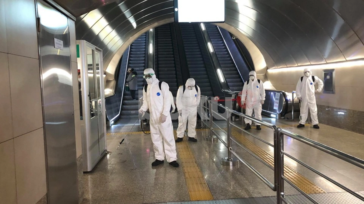 Bakıda dörd metro stansiyası dezinfeksiya edilib - FOTO/VİDEO