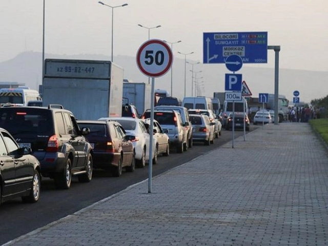 Дорожная полиция: Около 2 000 направлявшихся в Баку машин развернули обратно