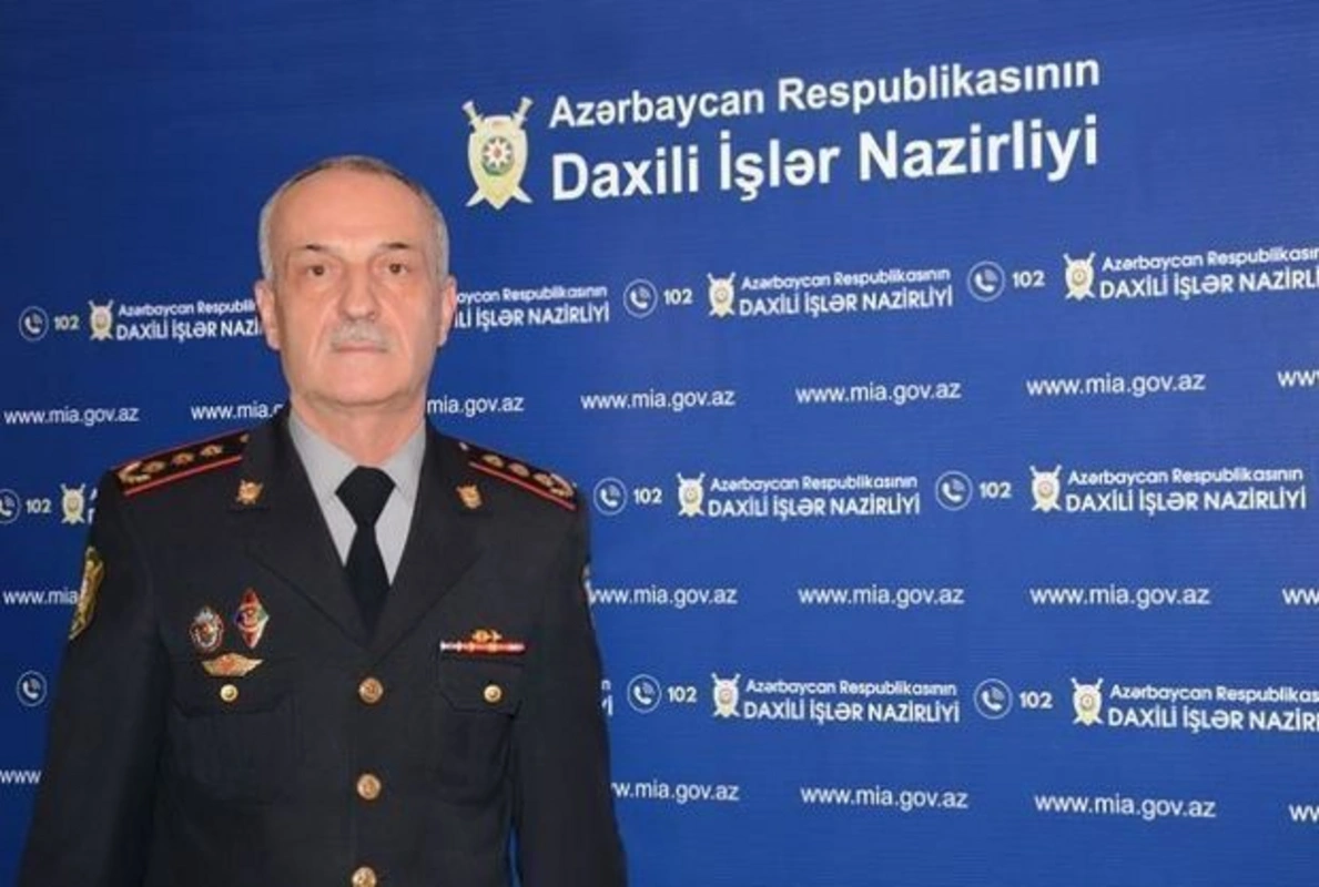 DİN rəsmisi: “Avtomobillərdə dövlət bayrağının təsvirindən örtük kimi istifadə yolverilməzdir”