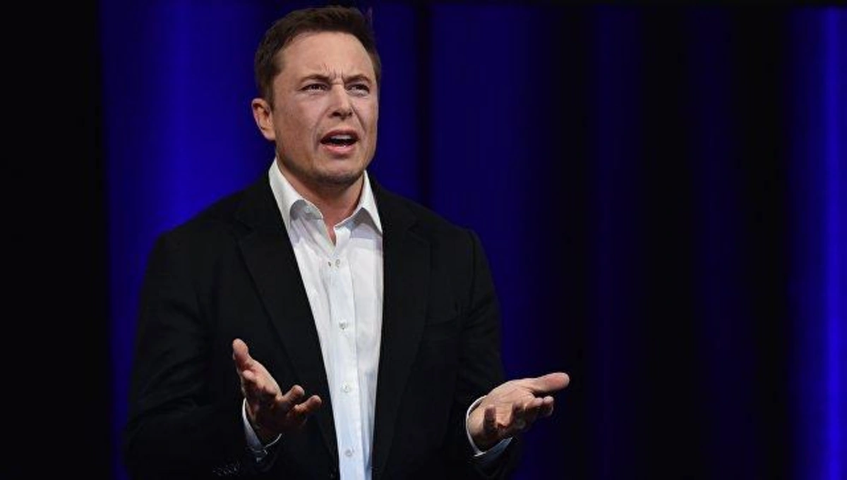 Elon Musk'tan çağrı: "Radio Liberty ve Amerika'nın Sesi (VOA) kapatılsın"