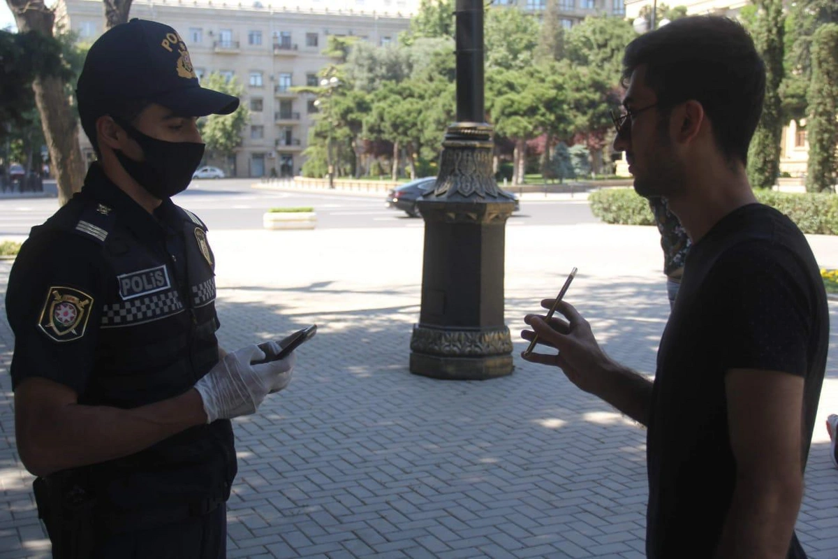 Polis Bakı küçələrini nəzarətə götürüb - FOTO