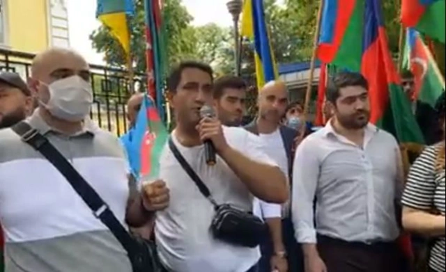 Акция протеста азербайджанцев перед представительством ООН в Украине - ВИДЕО