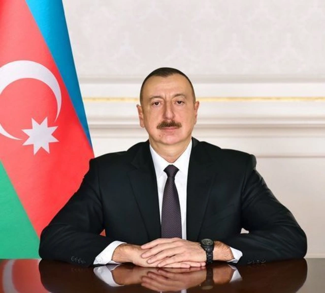 Президент Ильхам Алиев наградил почетными дипломами ряд представителей СМИ - РАСПОРЯЖЕНИЕ