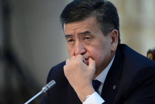 Президент Кыргызстана принял отставку правительства и премьера